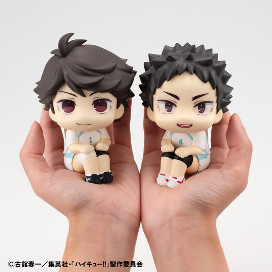 Figurine Oikawa Toru & Iwaizumi Hajime Look Up Haikyuu Combo Set