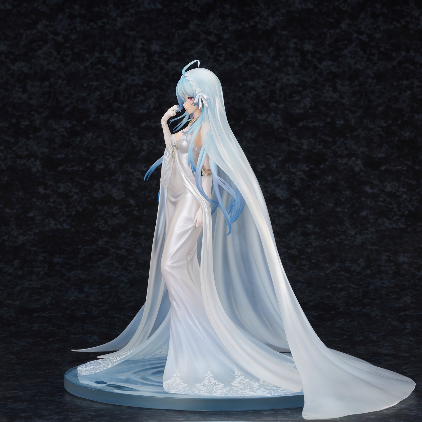 Figurine Helena Miracle in White Ver. Azur Lane
