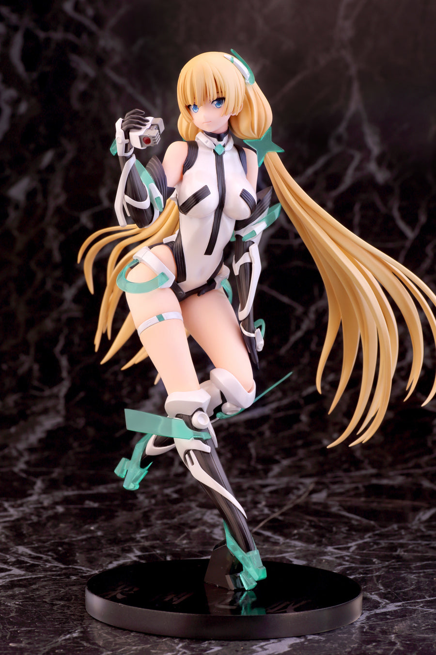 Figurine Angela Balzac Expelled from Paradise