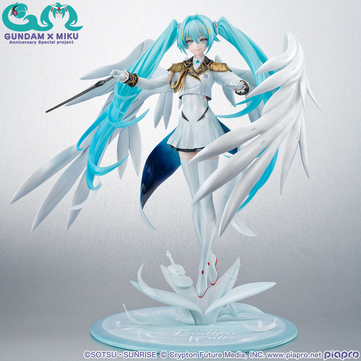 Figurine Hatsune Miku x Wing Gundam Zero Mobile Suit Gundam 45th Anniversary Hatsune Miku