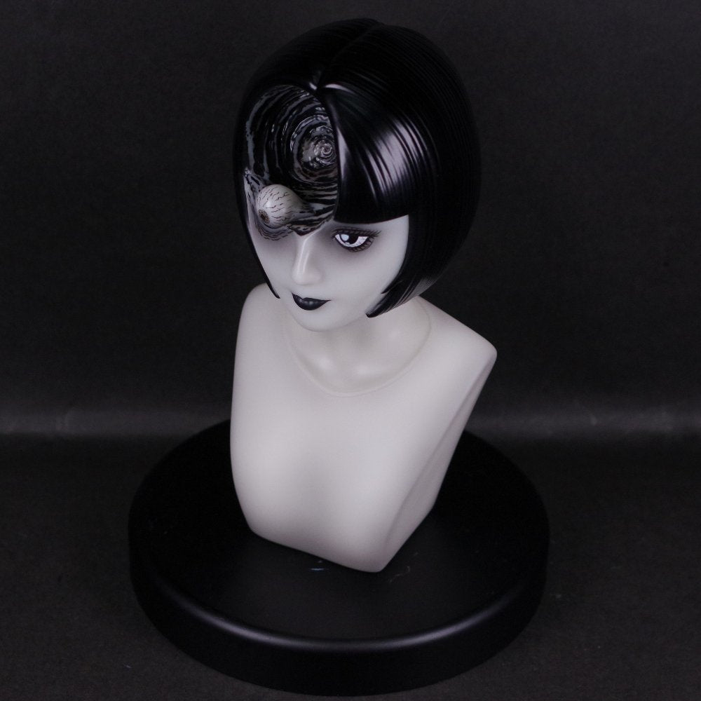 Figurine Azami Kurotani Phosphorescente Uzumaki Junji Ito