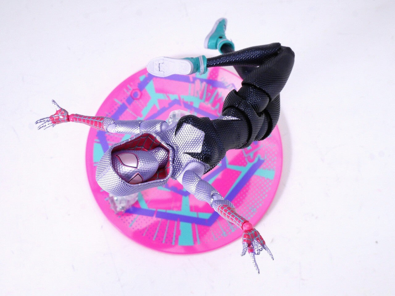 Figurine Spider-Gwen Across the Spider Verse Rooftop Ver. Japan Limited S.H. Figuarts Spiderman