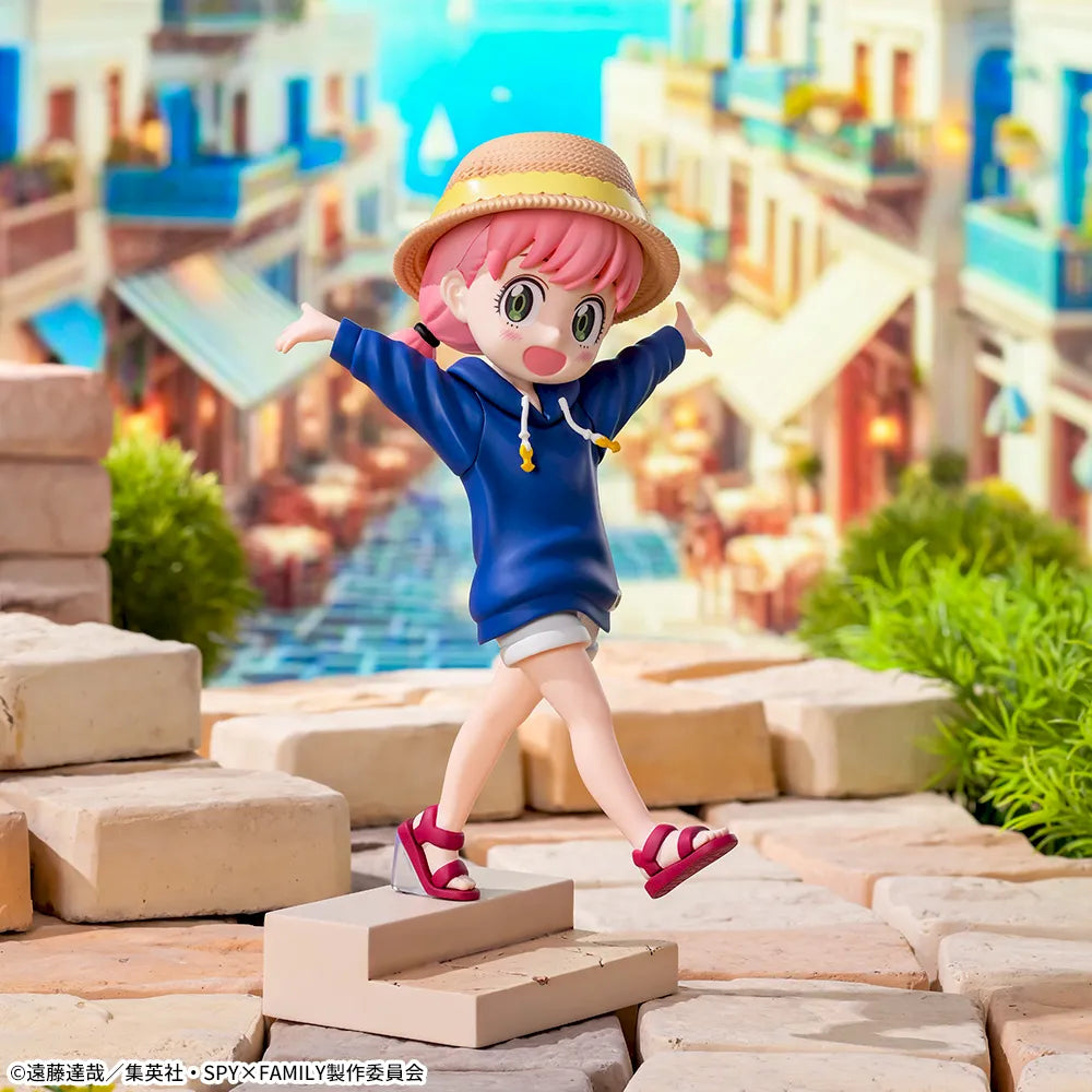 Figurine Anya Forger Resort Ver. Luminasta Spy x Family